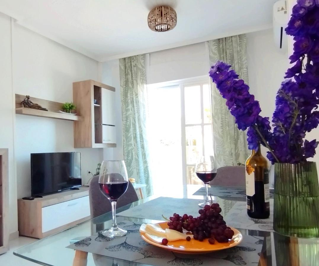 Torrevista Three Bedroom Apartment, Two Swimming Pools And Garage Torrevieja Kültér fotó