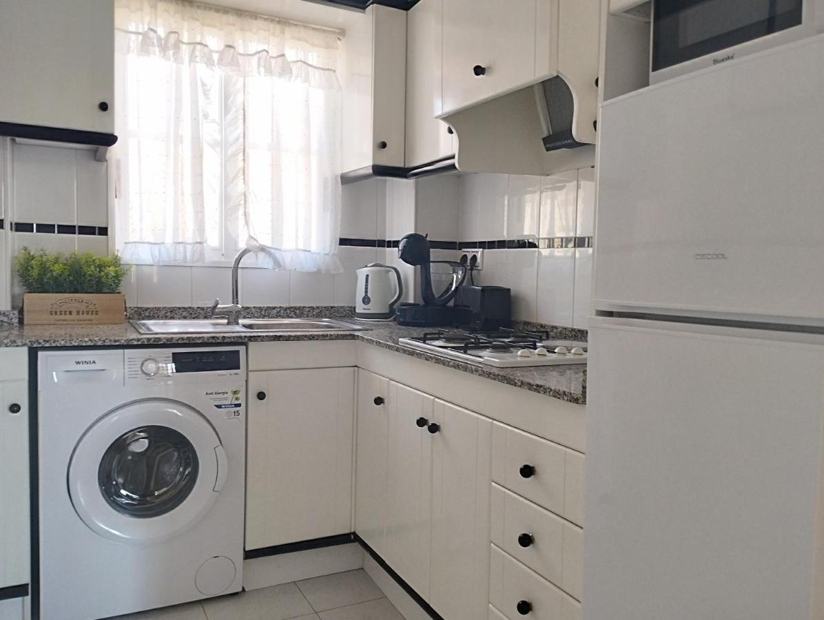 Torrevista Three Bedroom Apartment, Two Swimming Pools And Garage Torrevieja Kültér fotó