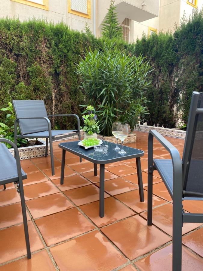 Torrevista Three Bedroom Apartment, Two Swimming Pools And Garage Torrevieja Kültér fotó