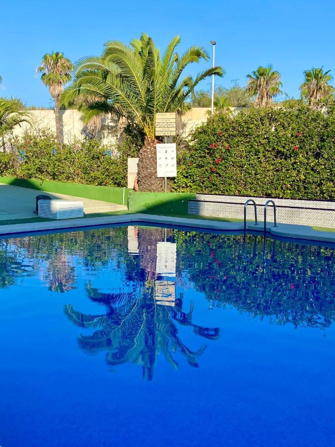 Torrevista Three Bedroom Apartment, Two Swimming Pools And Garage Torrevieja Kültér fotó